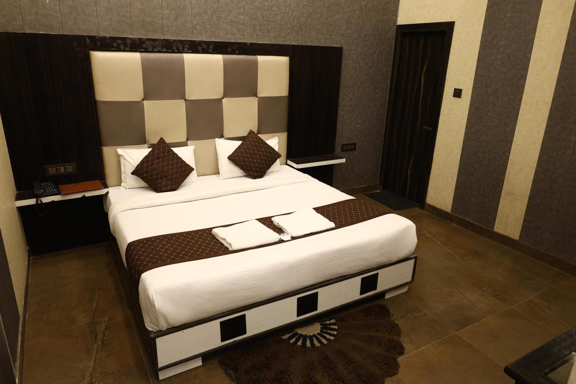 Hotel Pardesi Харидвар Экстерьер фото