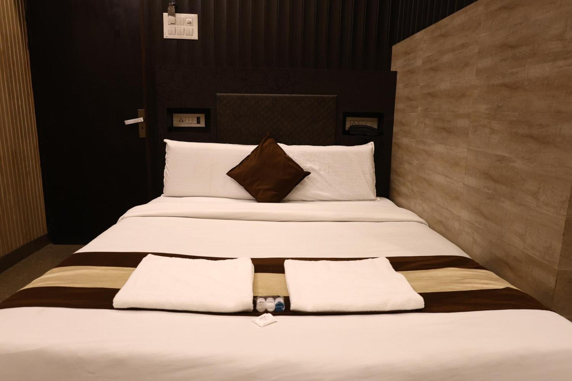 Hotel Pardesi Харидвар Экстерьер фото